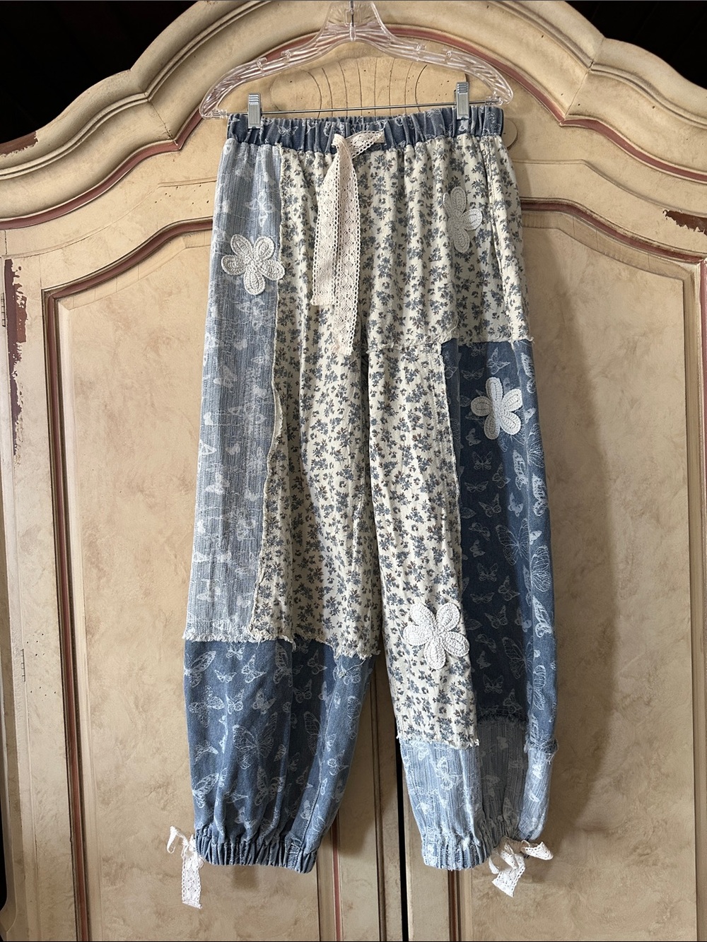 POL Patchwork Lace Embroidered Butterfly Denim Joggers Pants Size Small - Picture 3 of 5